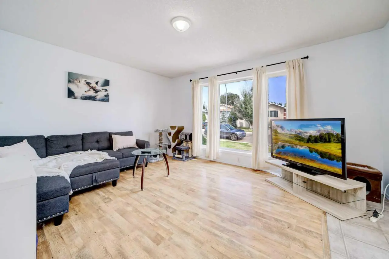 78 CHILCOTIN Road W