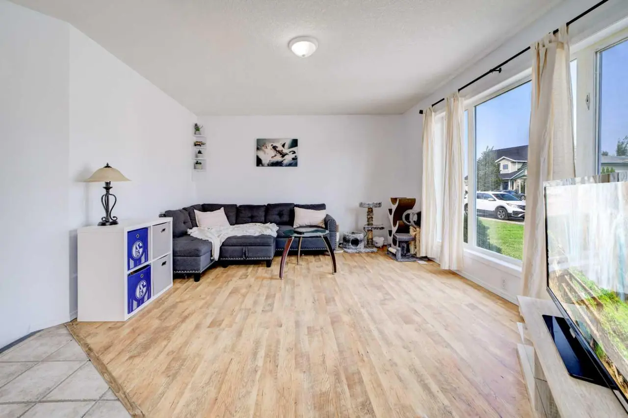 78 CHILCOTIN Road W