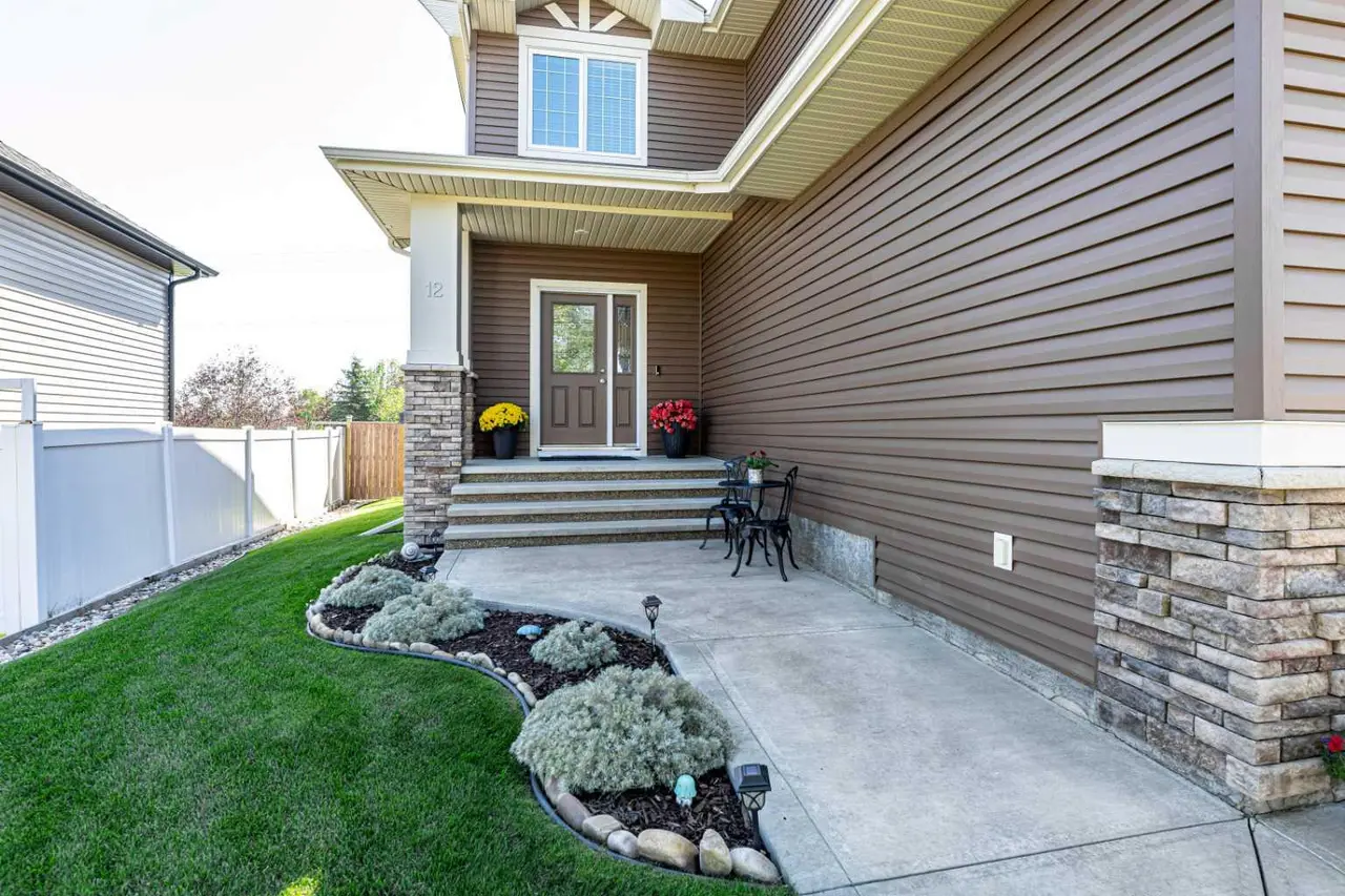 12 Edina Close 