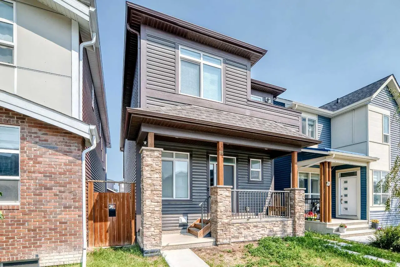 75 Howse Crescent NE