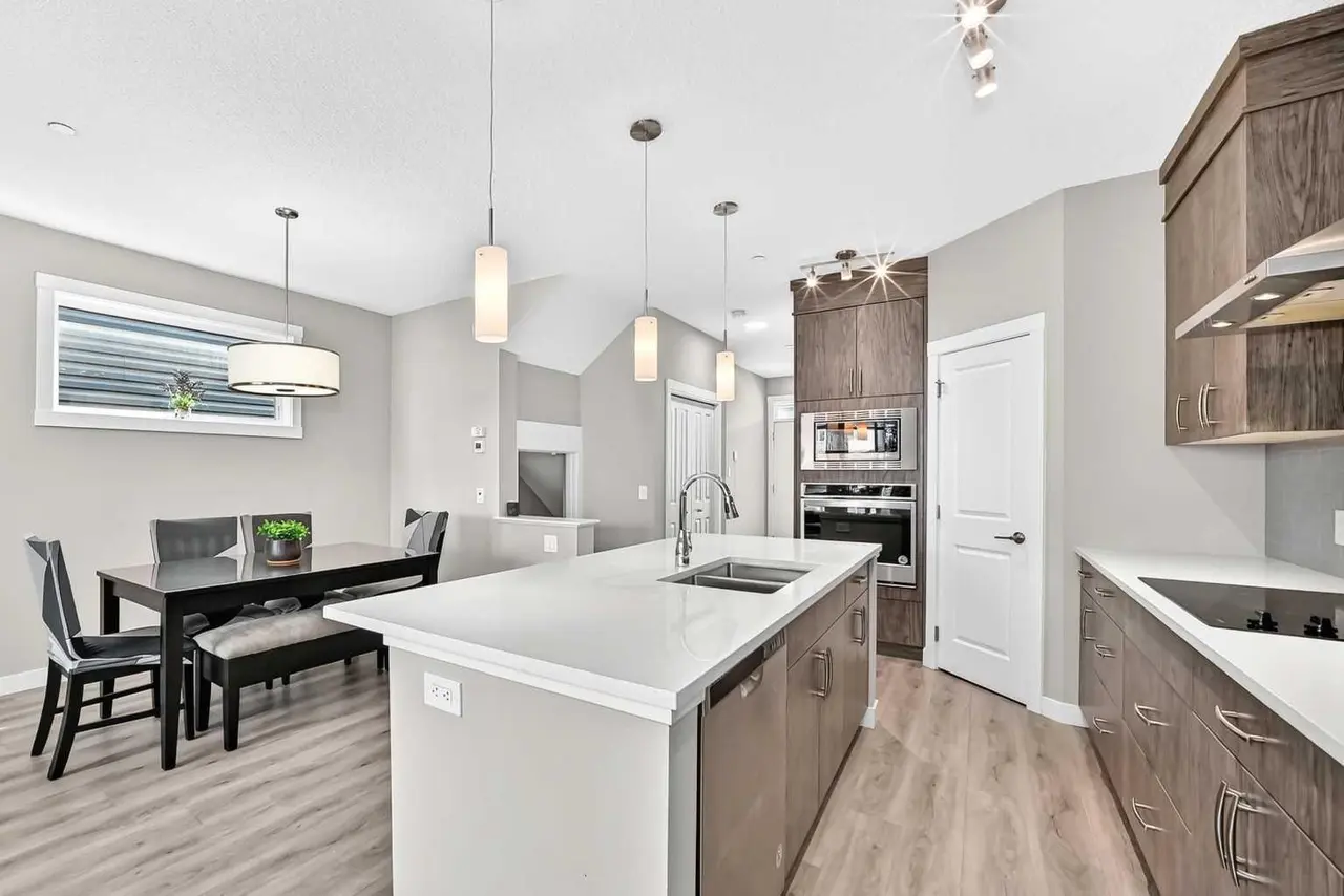 75 Howse Crescent NE