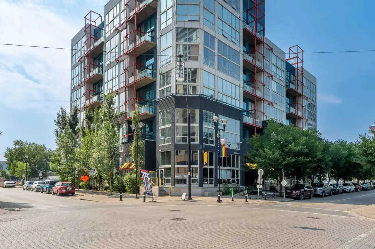215, 535 8 Avenue SE