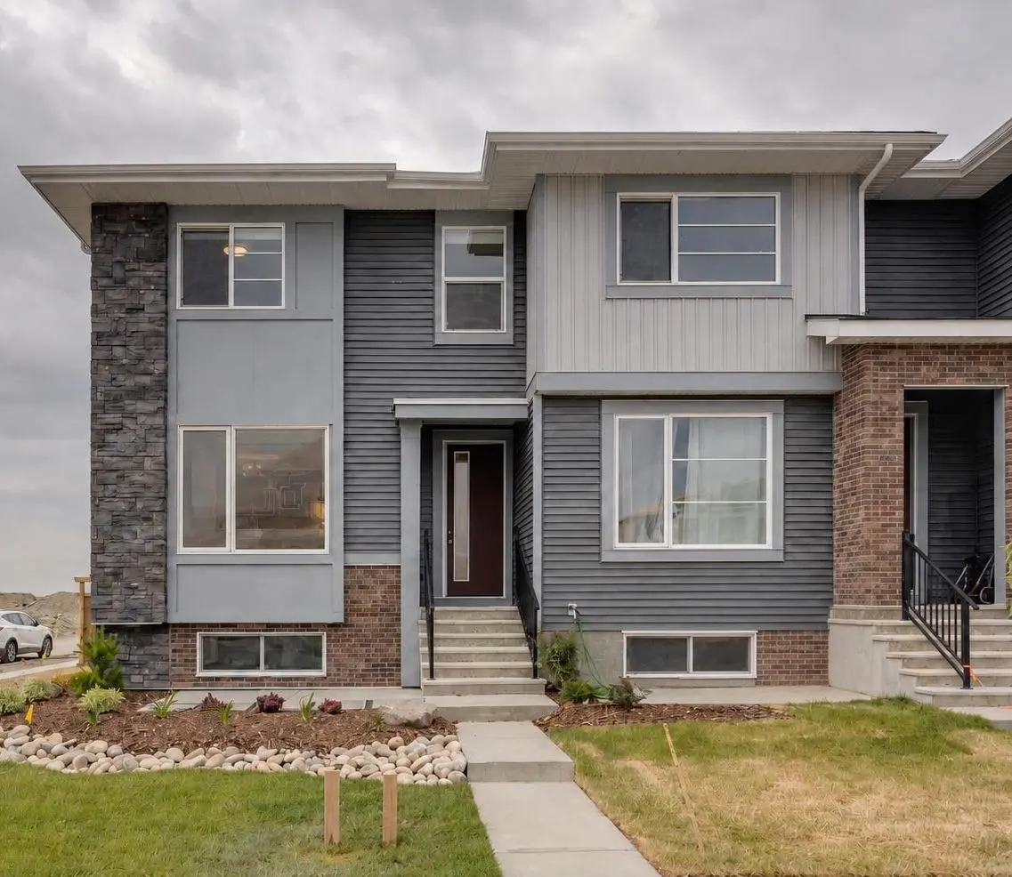 189 Cobblestone Gate SW