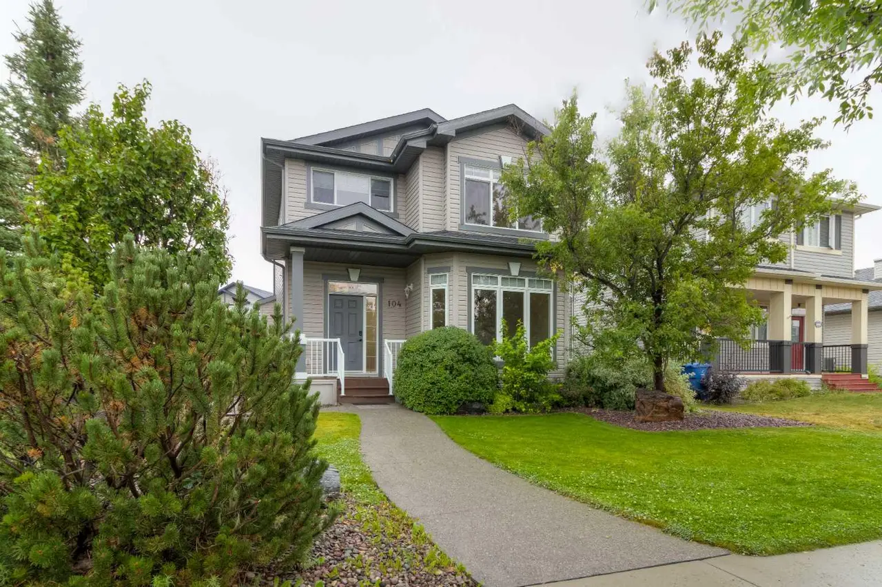 104 Coalbanks Boulevard W