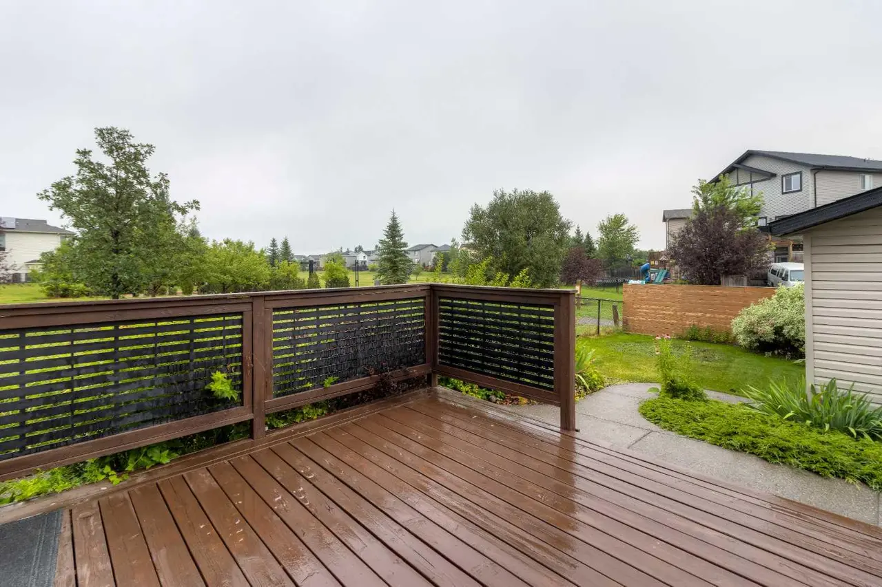 104 Coalbanks Boulevard W