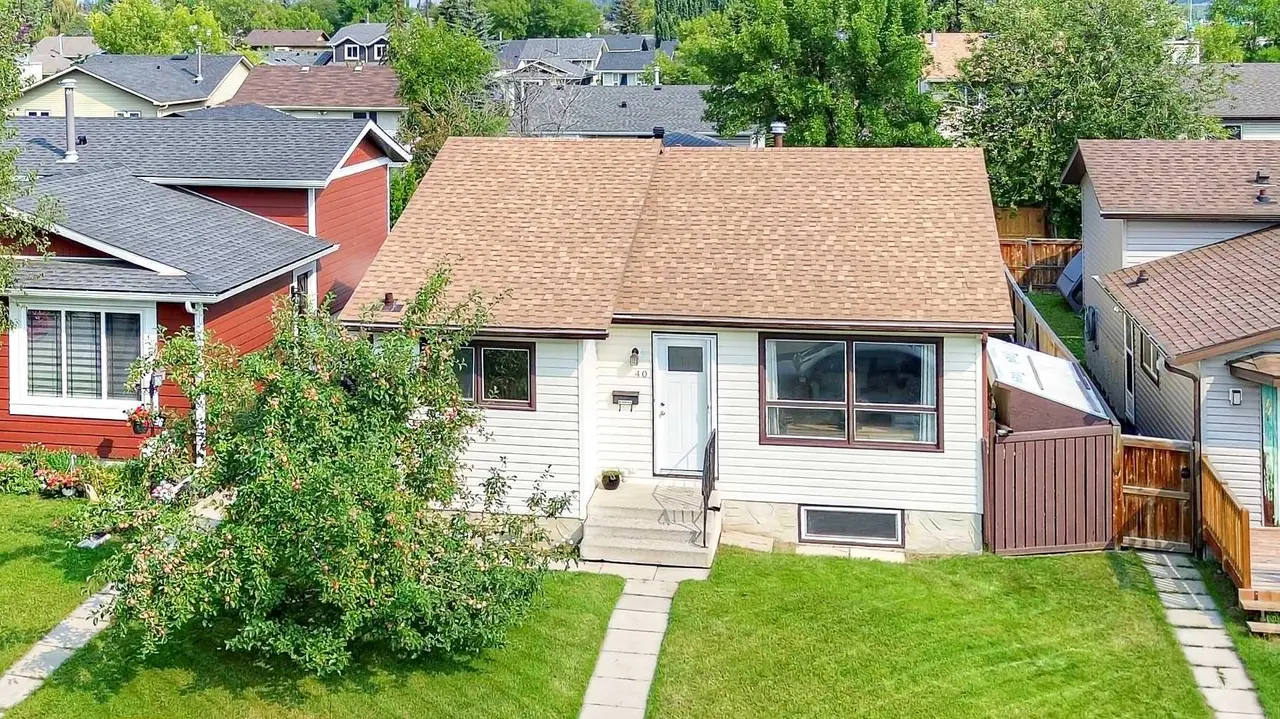 40 River Valley Crescent SE