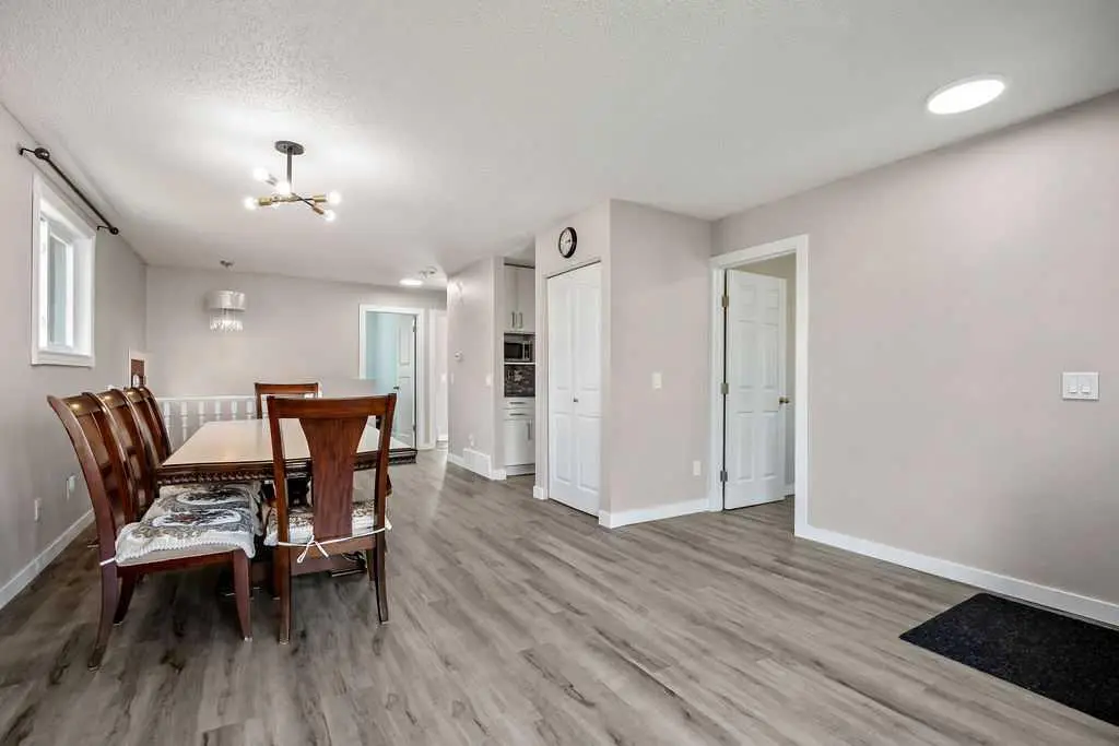 123 Shawglen Rise SW