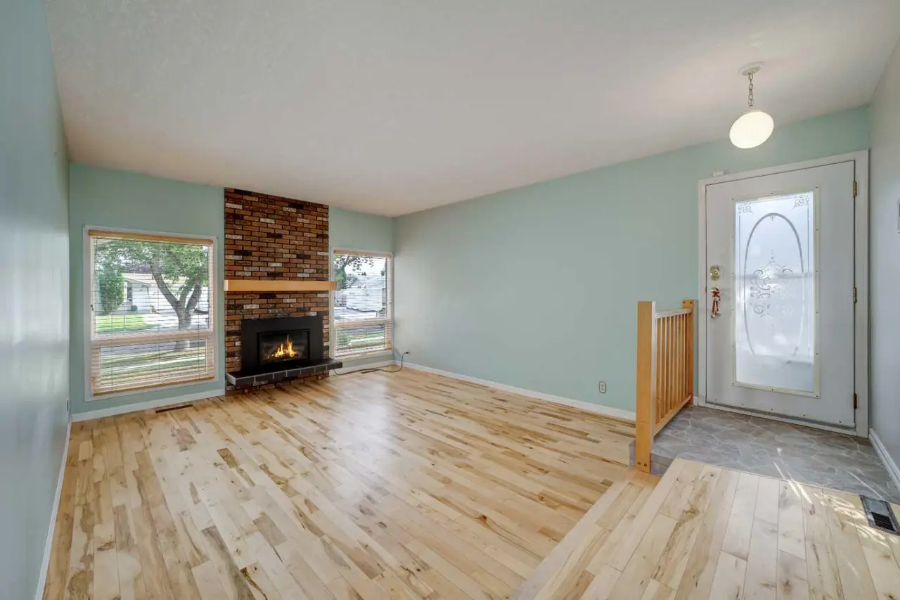 94 Meadowlark Boulevard 