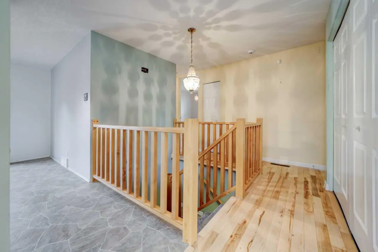 94 Meadowlark Boulevard 