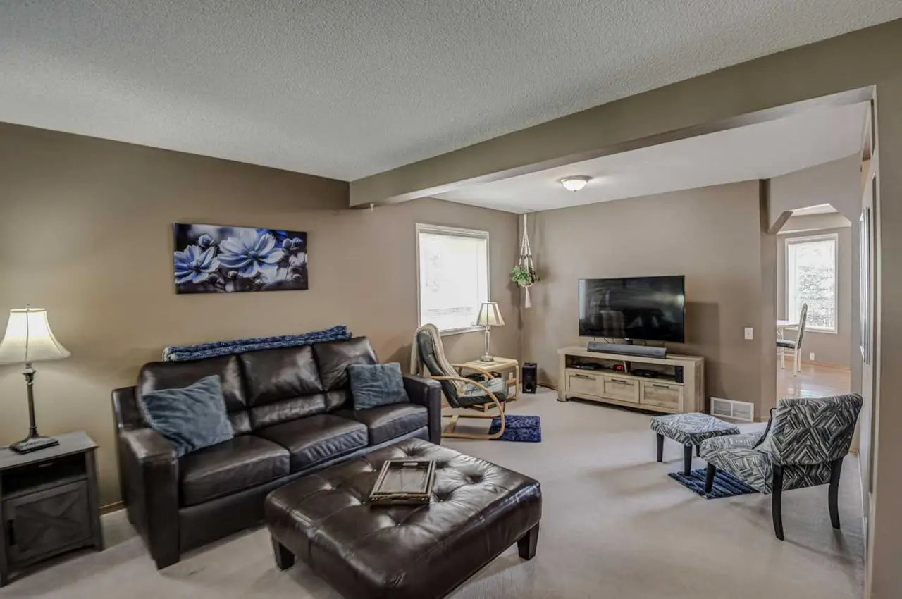124 Del Ray Close NE