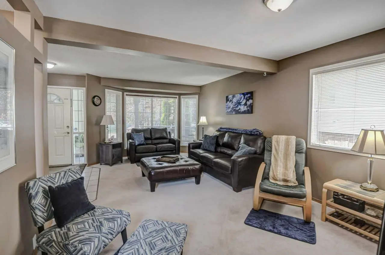 124 Del Ray Close NE