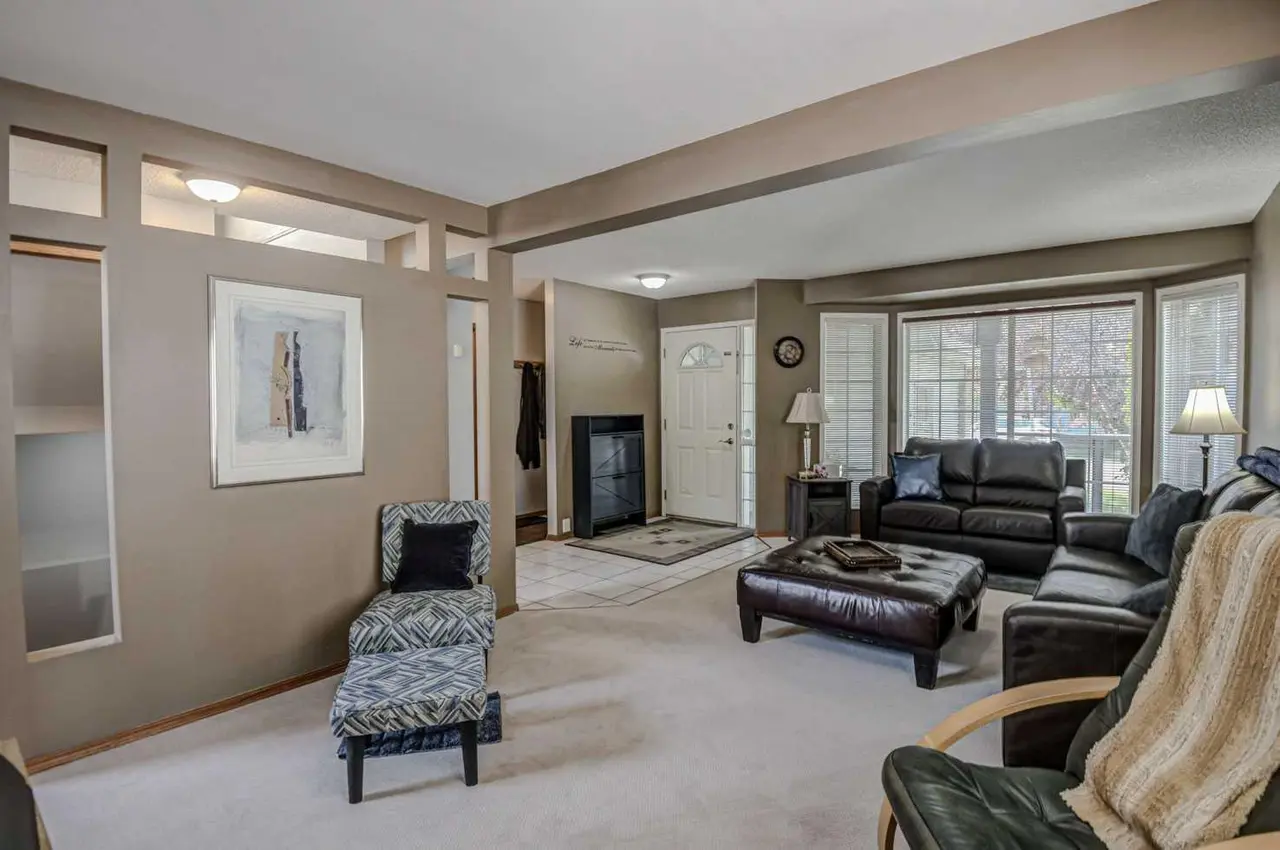 124 Del Ray Close NE