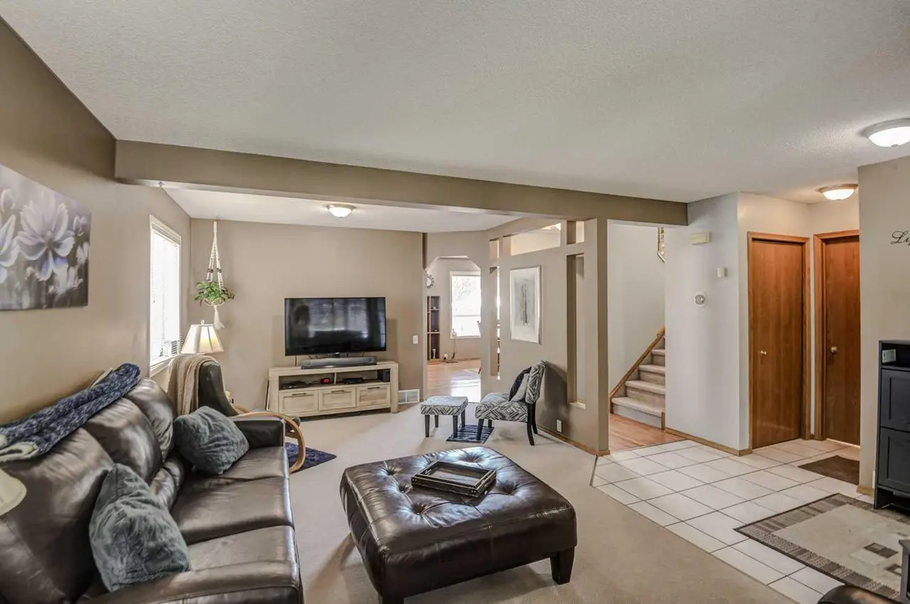 124 Del Ray Close NE
