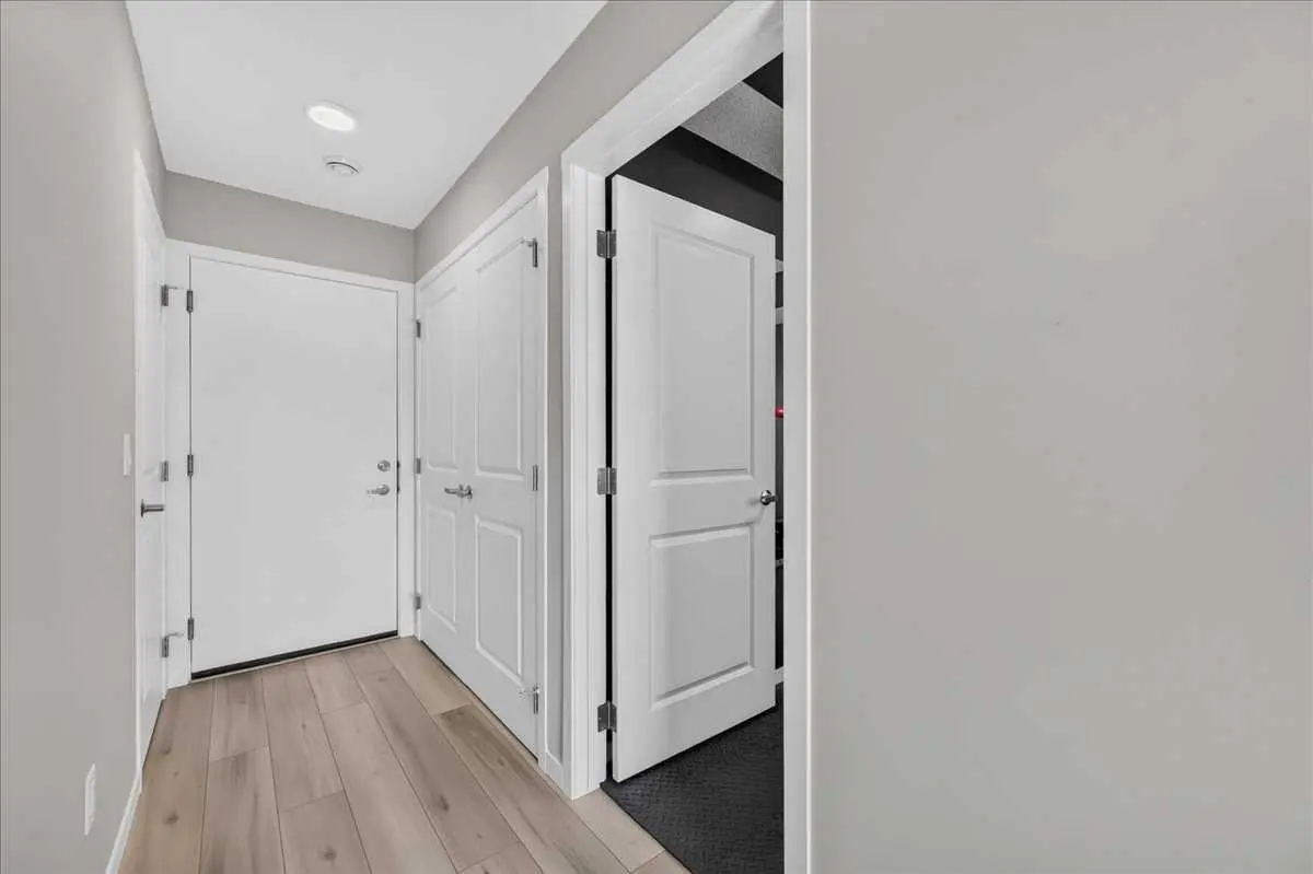 401, 81 Midtown Boulevard SW