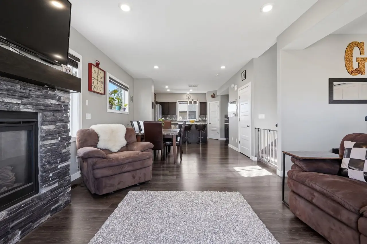 206 Truant Crescent 