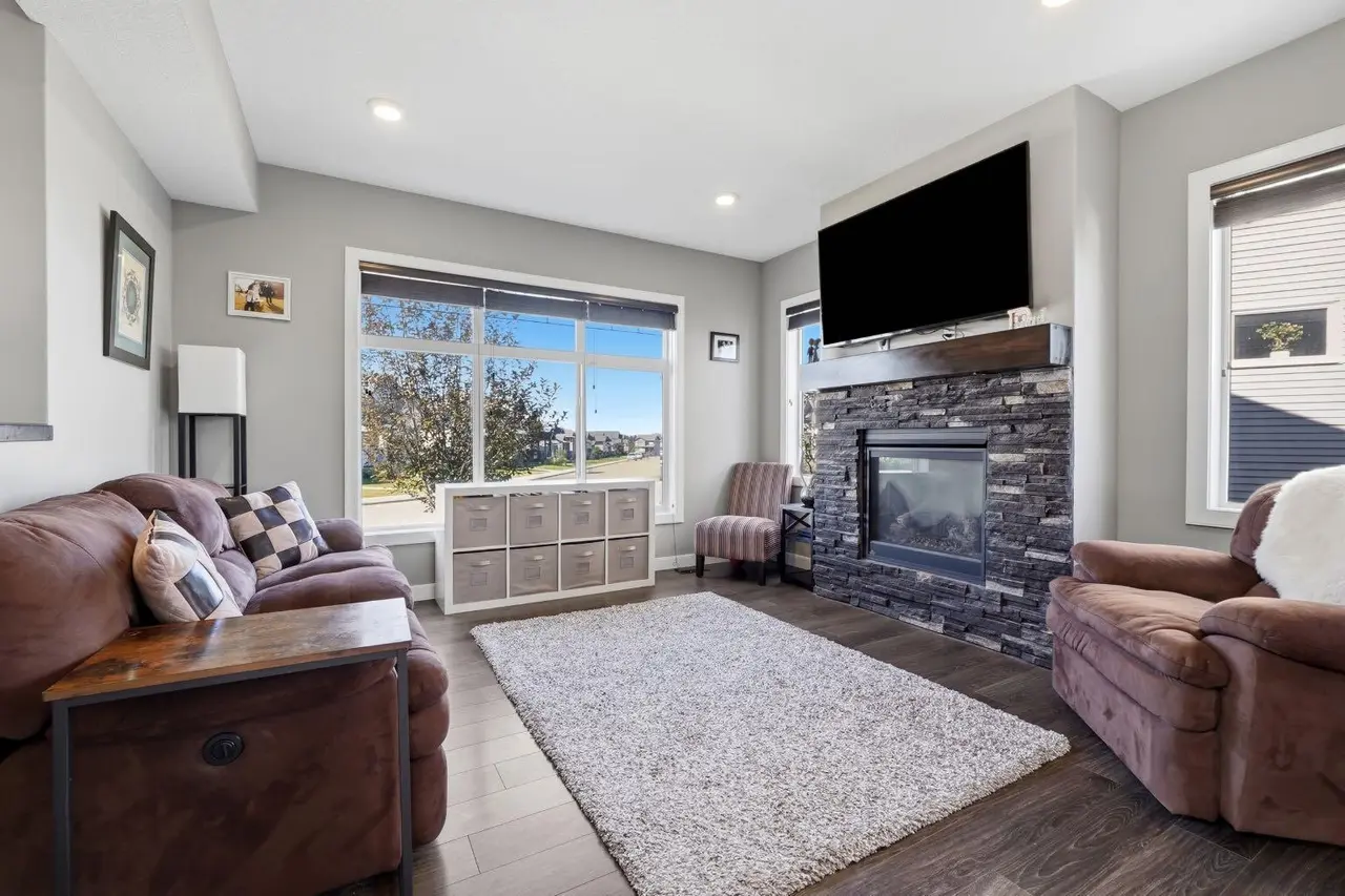 206 Truant Crescent 