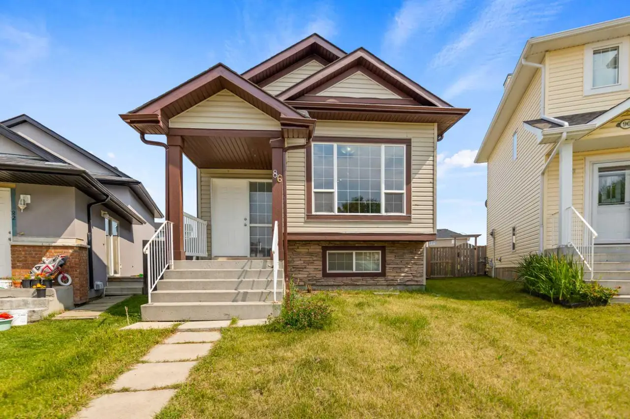 86 Saddlemont Close NE