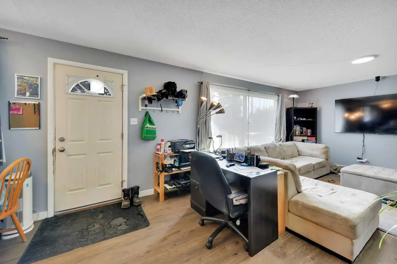 1 Forest Close 