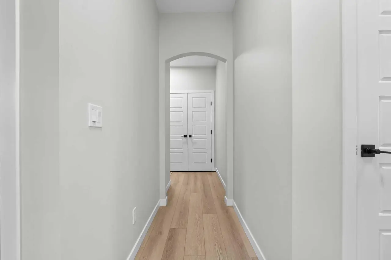 1429 Chinook Gate Glen SW