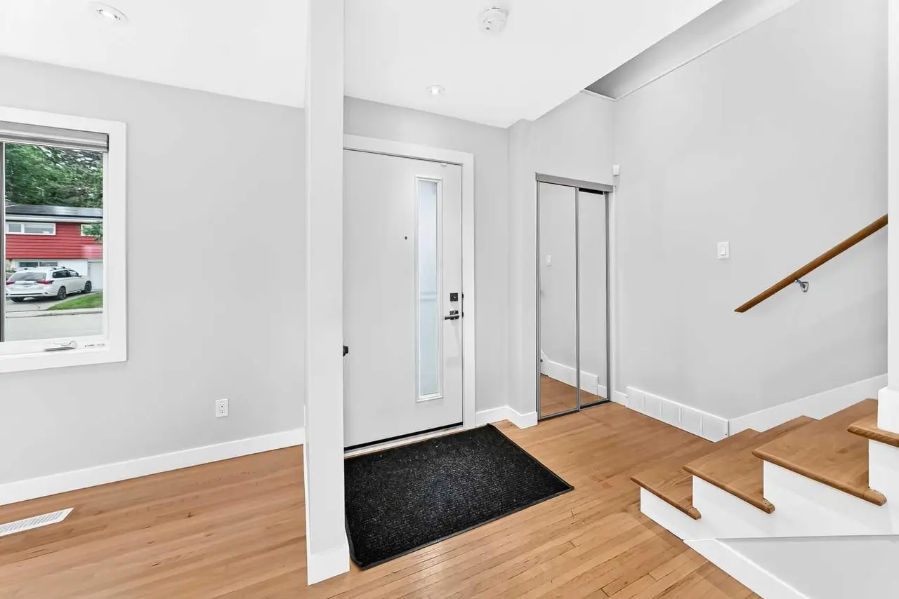173 Cornwallis Drive NW