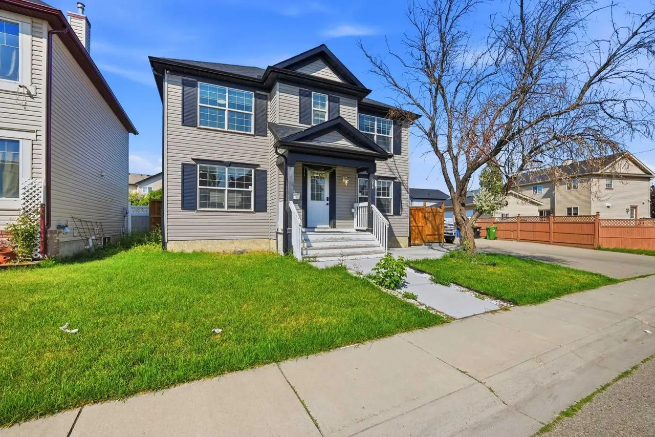 7916 Martha's Haven Park NE