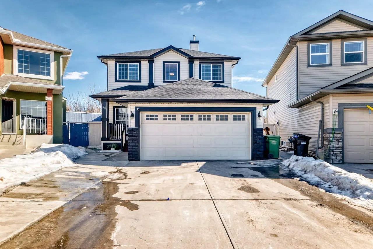 16 Saddlecrest Park NE