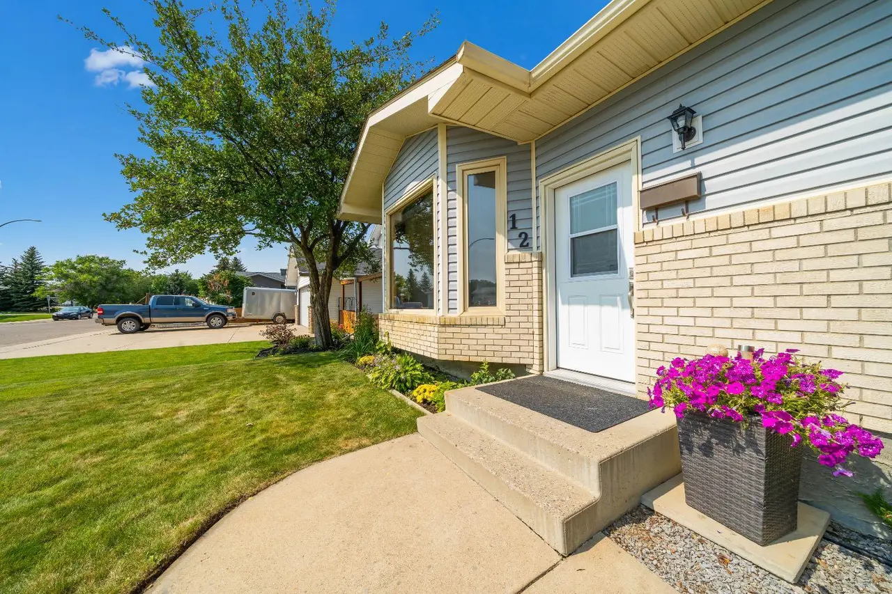 12 Swan Way SE