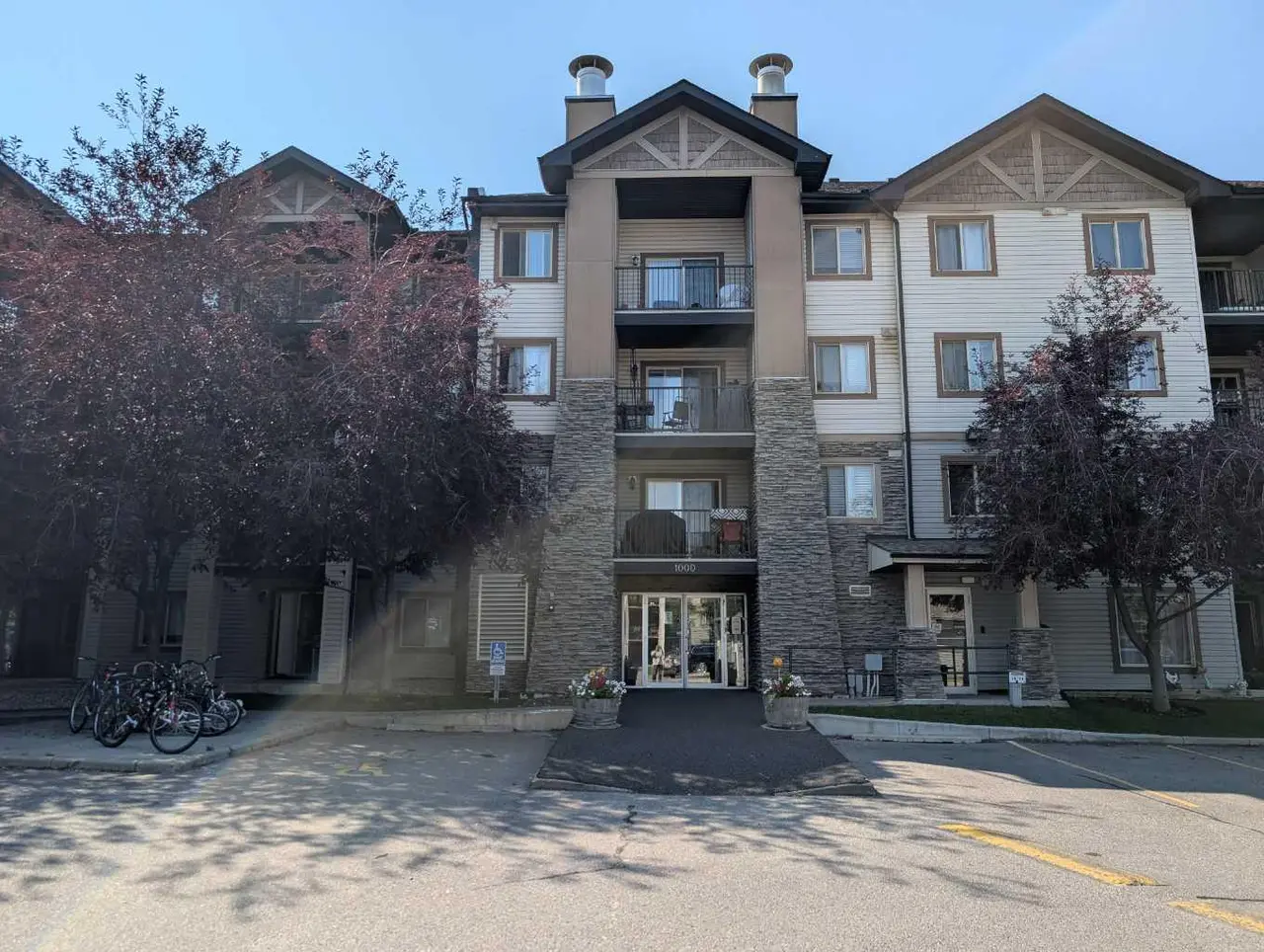 1421, 8 Bridlecrest Drive SW