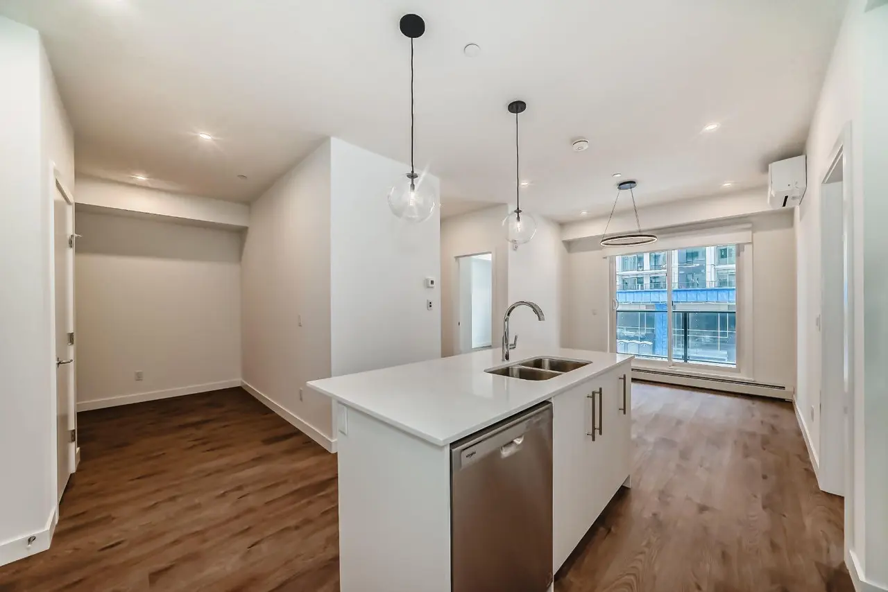 205, 8370 Broadcast Avenue SW
