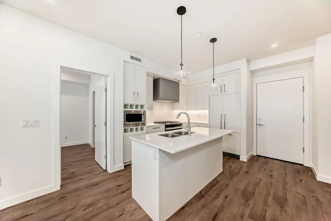 205, 8370 Broadcast Avenue SW