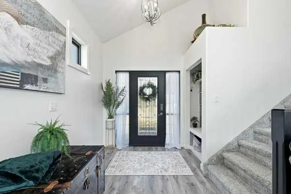 13 Assinger Avenue 