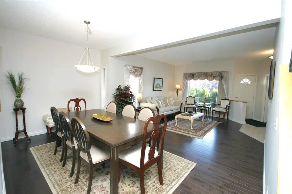 99 Panorama Hills Way NW