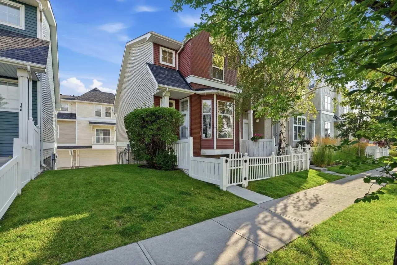 160 Promenade Way SE