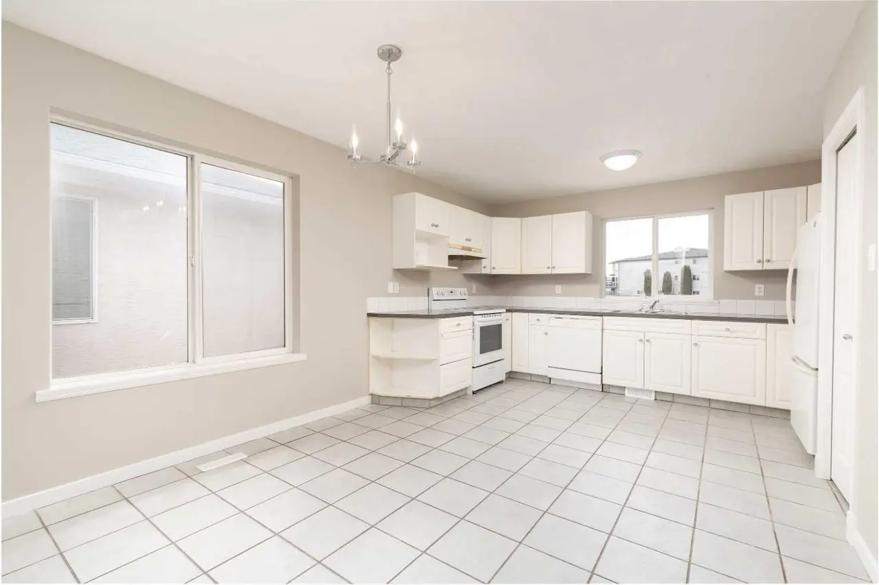 158 Jerry Potts Boulevard W