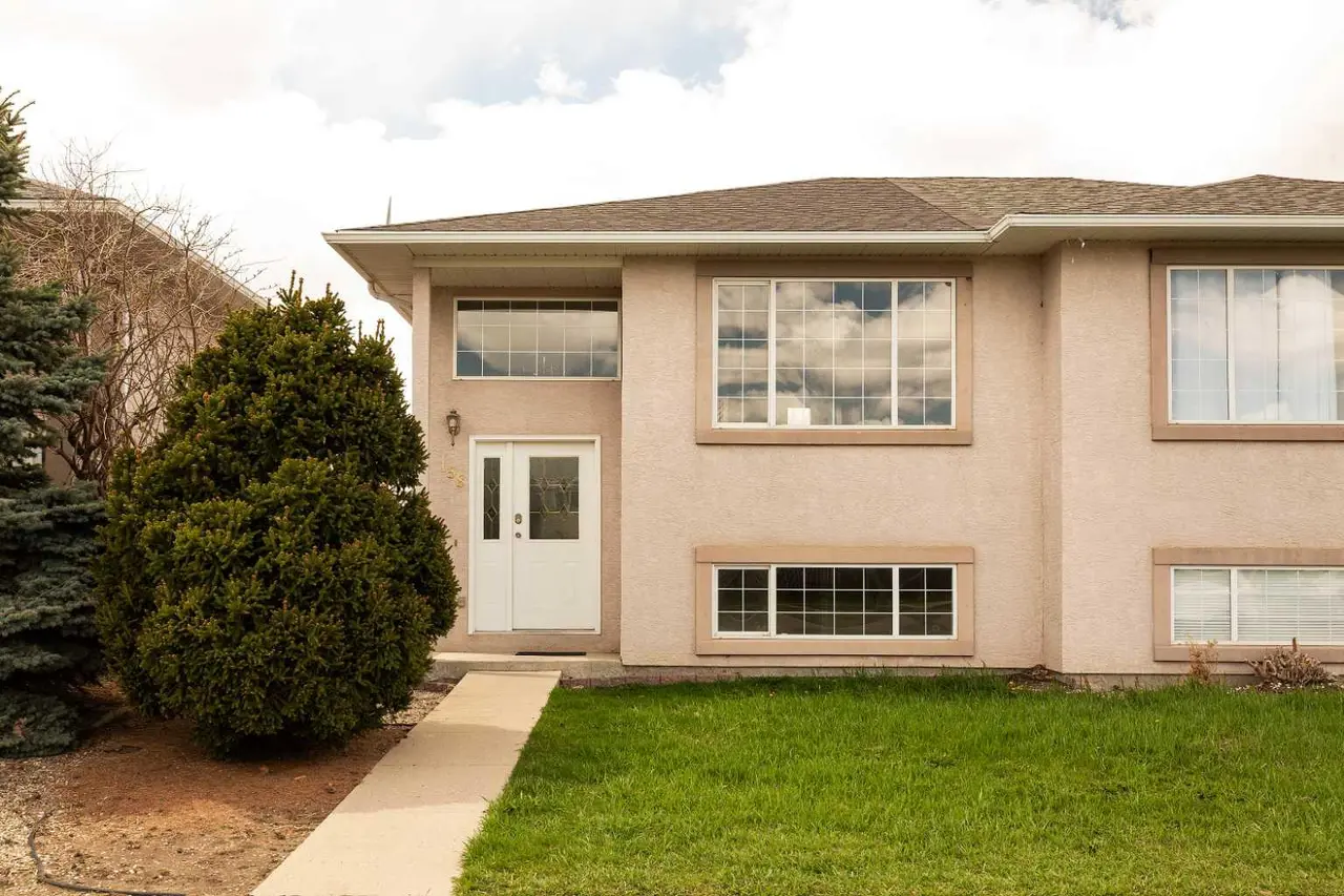 158 Jerry Potts Boulevard W