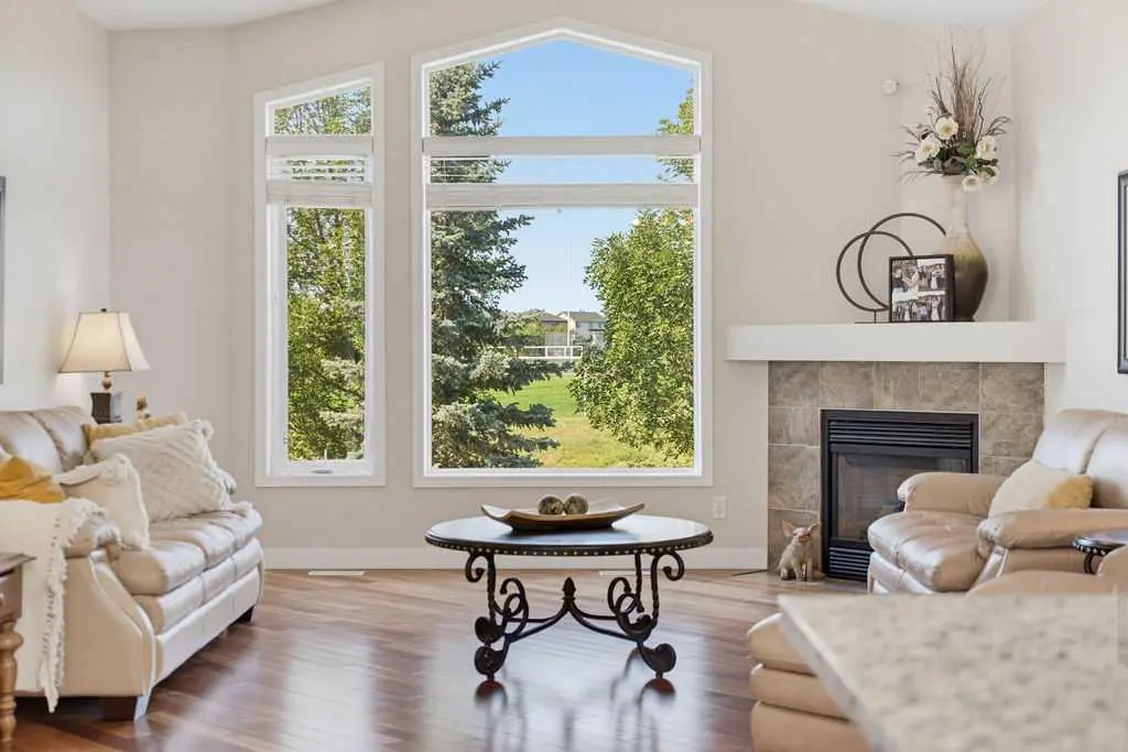 111 Invermere Close