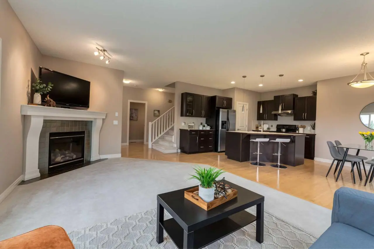 357 Kincora Drive NW