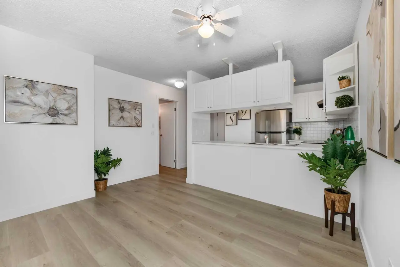209, 1919 36 Street SW
