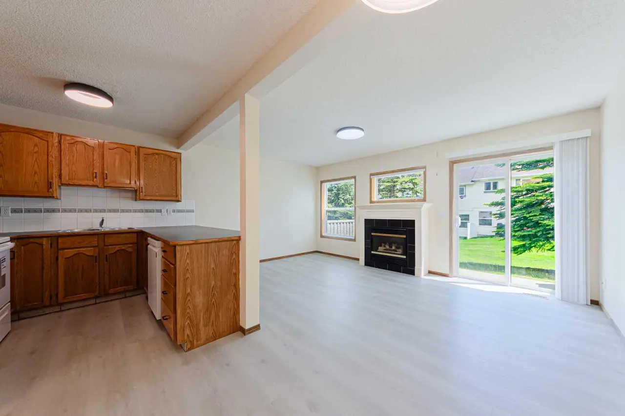 88 Country Hills Villas NW