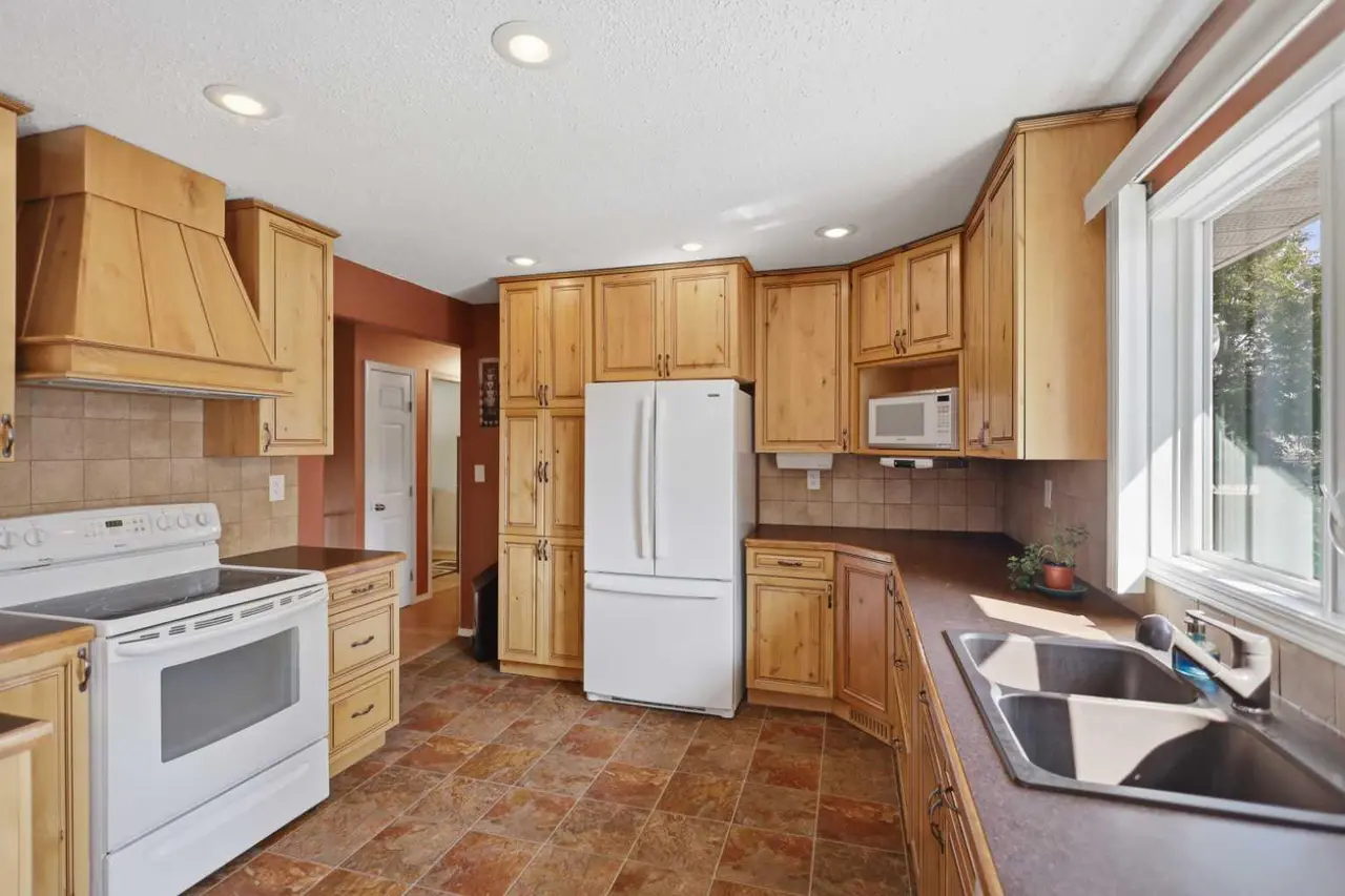 7 Halman Crescent 