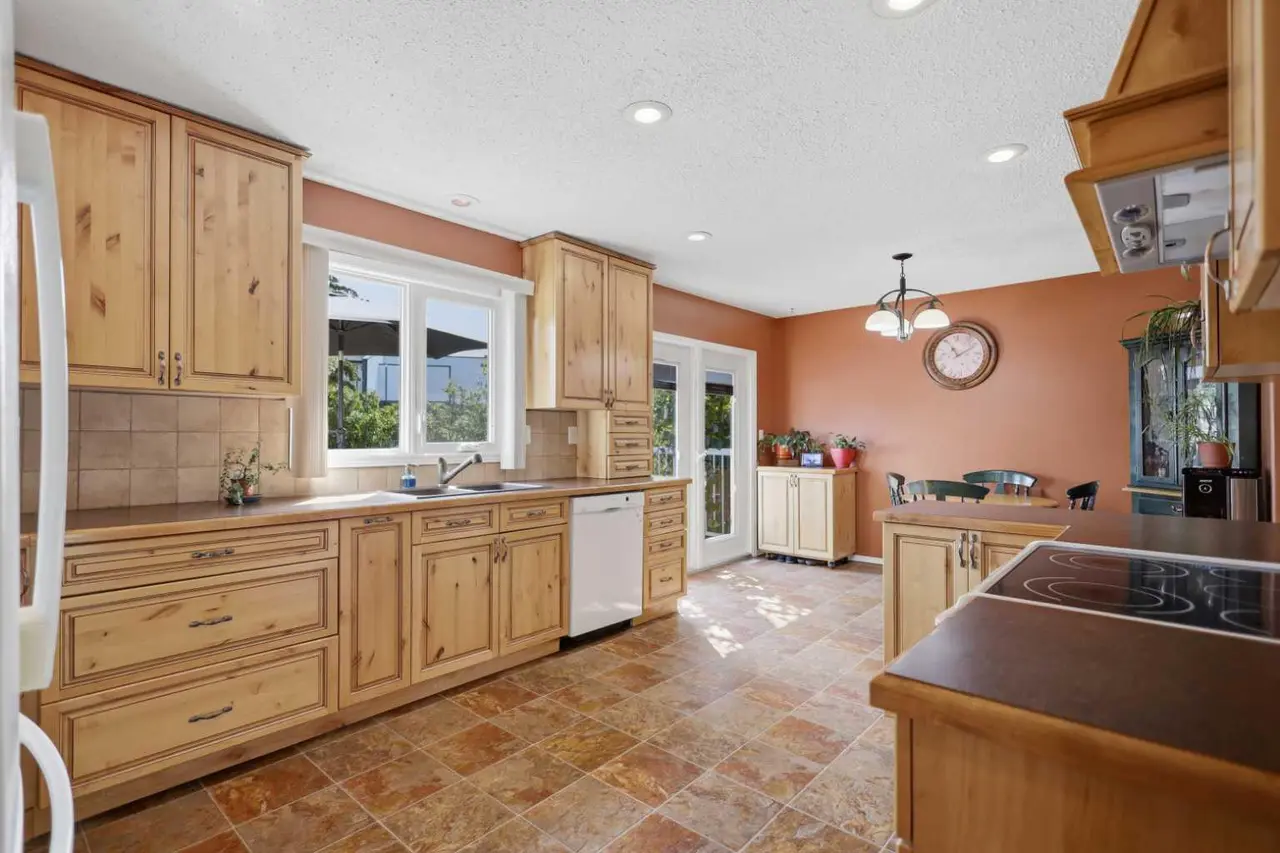 7 Halman Crescent 
