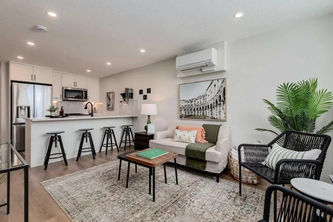 112, 40 Livingston Parade NE