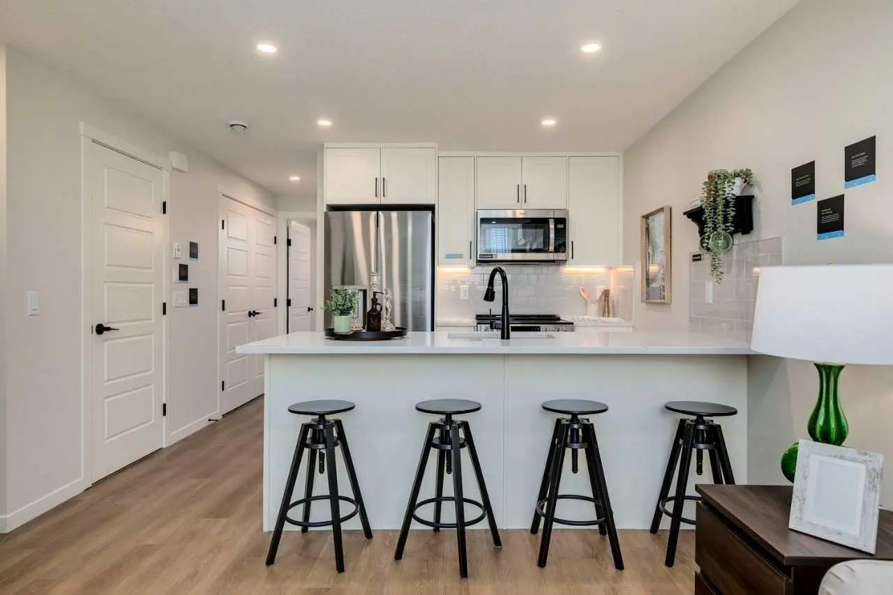 112, 40 Livingston Parade NE
