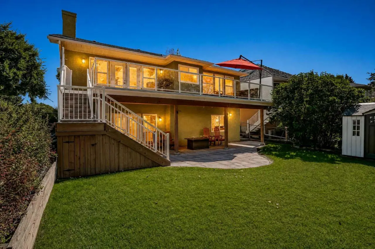 152 Waterstone Place SE