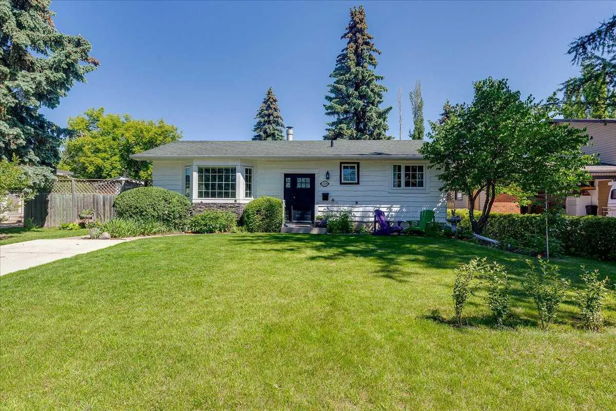 109 Selkirk Boulevard 