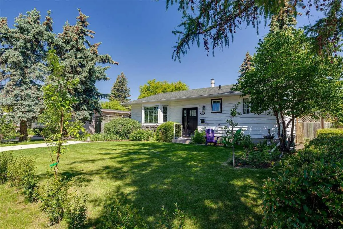 109 Selkirk Boulevard 