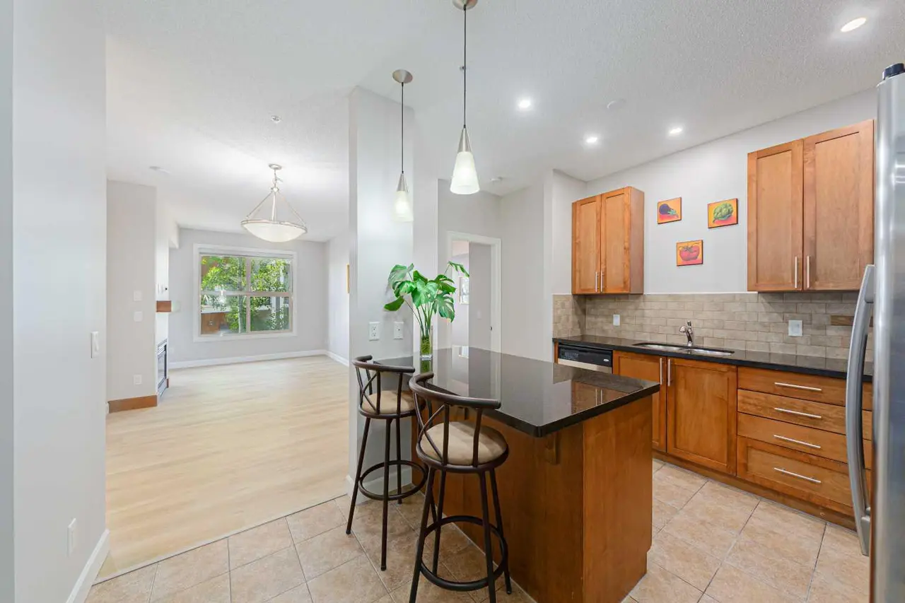 322, 88 Arbour Lake Road NW