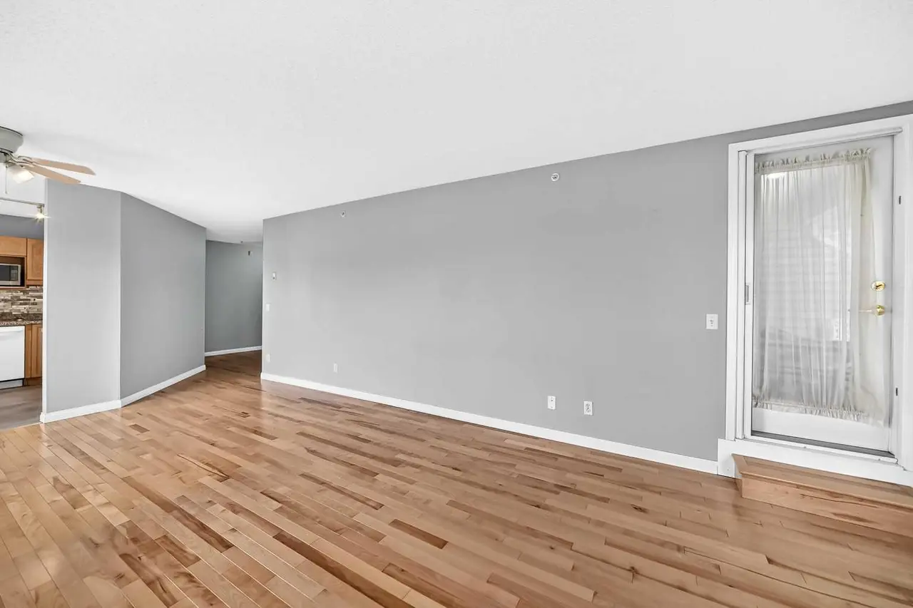 1109, 1109 Hawksbrow Point NW