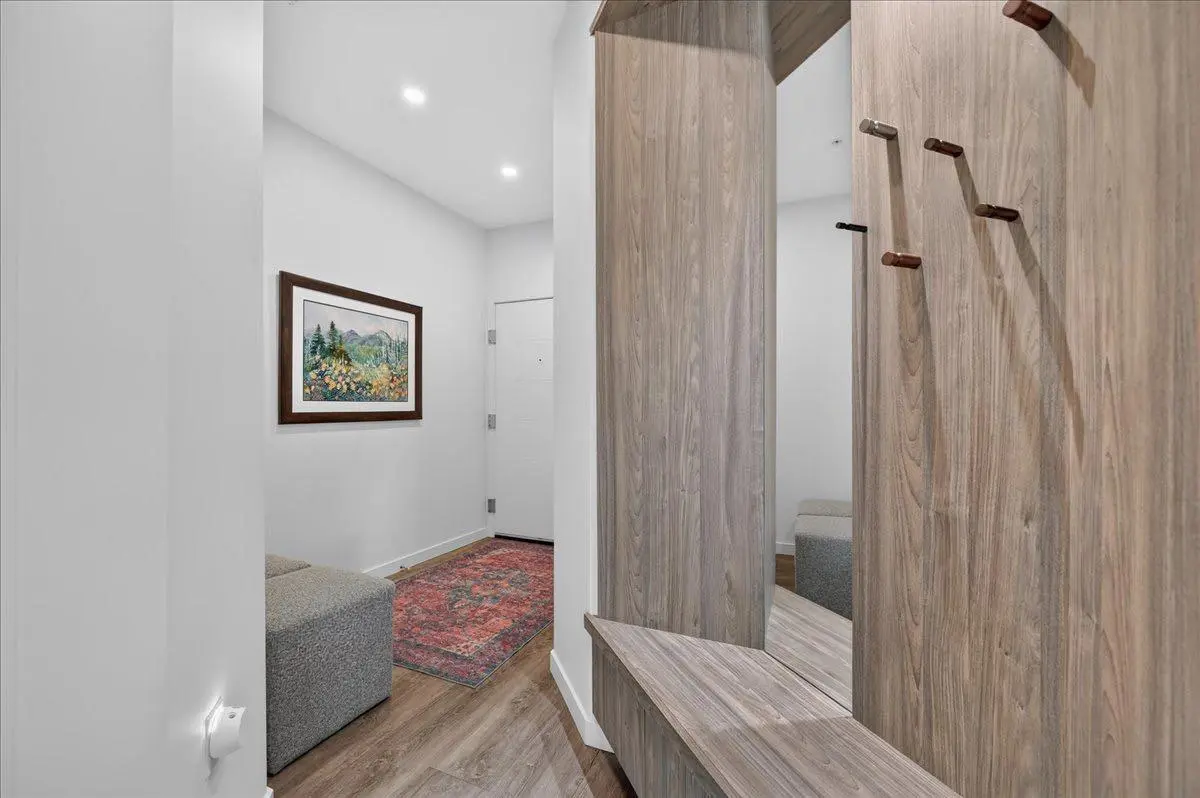 219, 12 Mahogany Path SE