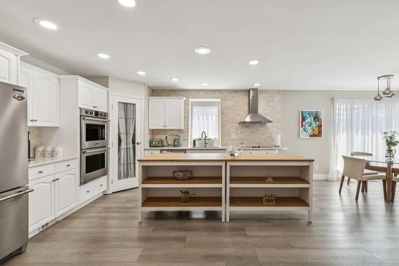 6991 Christie Briar Manor SW